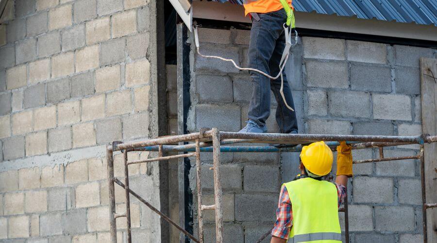 Professional gutter cleaning in Barstow, IL